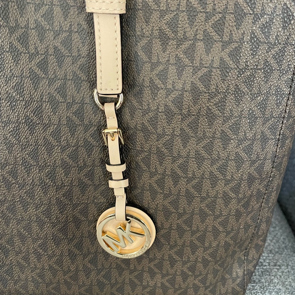 Michael Kors Jet Set Brown and Tan Tote NWOT - Picture 2 of 10